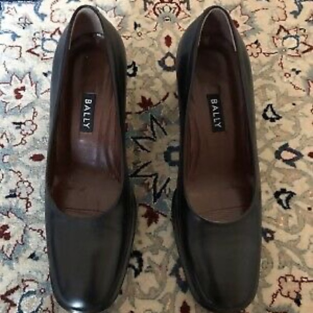 Bally Woman Leather Mid-heels SizeUS 5 1/2